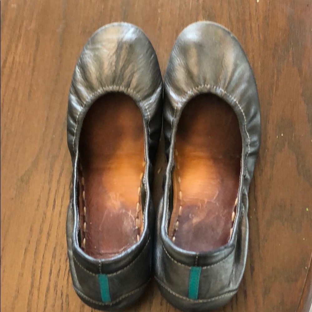 Metallic Pewter Tieks size 9